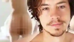 Cole Sprouse fast hüllenlos