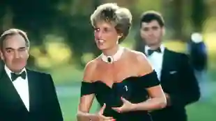 Lady Diana im sogenannten Rachekleid 1994