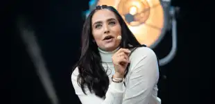 Amira Pochers neuer Podcast-Partner ist ihr Bruder