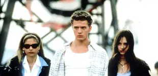 Sarah Michelle Gellar, Ryan Phillippe und Jennifer Love Hewitt in einer Szene von „Ich weiß was du letzten Sommer getan hast"