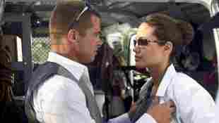 Brad Pitt und Angelina Jolie am Filmset von „Mr. And Mrs. Smith"