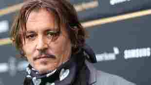 Johnny Depp nimmt an der Premiere von "Crock of Gold: Ein paar Runden mit Shane McGowan" während der 16. Zürcher Filmfestspiele teil.