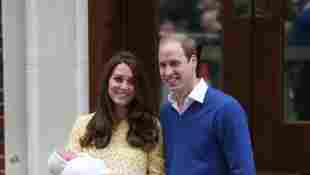 Kate Middleton und Prinz William mit ihrem Neugeborenen vor dem St. Mary's Hospital