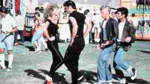 „Sandy” und „Danny” singen in „Grease” den Kult-Hit „You're the One that I Want”