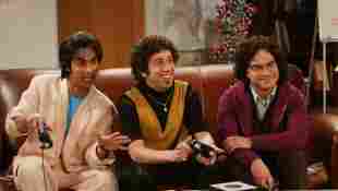 Kunal Nayyar, Simon Helberg und Johnny Galecki in „The Big Bang Theory“ 2009