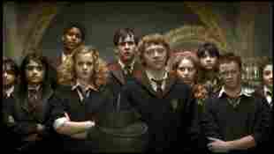 „Harry Potter“-Darsteller Shefali Chowdhury, Afshan Azad, Alfie Enoch, Emma Watson, Matthew Lewis, Rupert Grint, Jessie Cave und Devon Murray