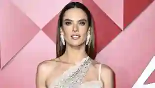 alessandra ambrosio heiß netz kleid vogue freizügig