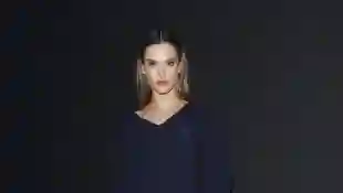 Alessandra Ambrosio im gewagten Balenciaga-Look