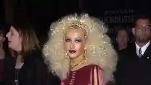 Die Sängerin Christina Aguilera nimmt am 10. April 2001 an den Seventh Annual Blockbuster Awards teil