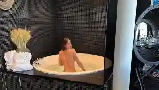 Jennifer Lange hüllenlos