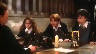 Emma Watson, Rupert Grint  und Daniel Radcliffe  im ersten „Harry Potter“- Teil „Harry Potter und der Stein der Weisen“