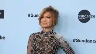 Jennifer Lopez in einem extravaganten Spinnennetz-Dress