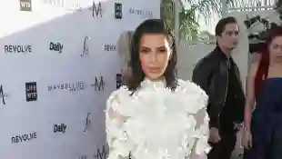 Kim Kardashian in weißem Traumkleid