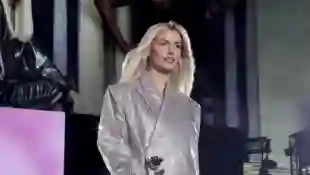 lena gercke heute laufsteg heiß hot freizügig