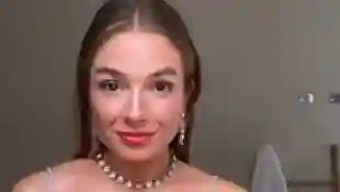 lola weippert heiß sexy dekolleté rot kleid instagram