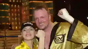 Regina Halmich und Stefan Raab 2001