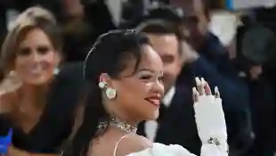 sängerin rihanna schwanger sexy