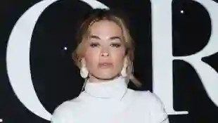 rita ora ohne bh paris fashion week