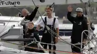 Greta Thunberg und Pierre Casiraghi (zweiter von rechts) segelten gemeinsam nach Amerika