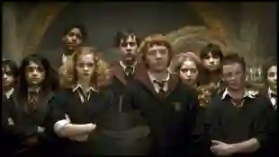 „Harry Potter“-Darsteller Shefali Chowdhury, Afshan Azad, Alfie Enoch, Emma Watson, Matthew Lewis, Rupert Grint, Jessie Cave und Devon Murray