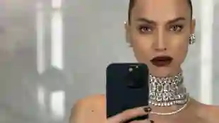 Irina Shayk im Swarovski-Kleid auf der Met Gala 2024