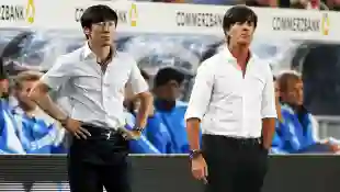 Südkorea-Trainer Shin Tae-Yong sieht Jogi Löw ziemlich ähnlich