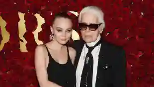 Johnny Depps Tochter Lily-Rose trauert um Designer Karl Lagerfeld