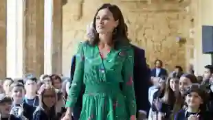 Königin Letizia im sommerlichen Blumenkleid