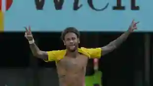 Neymar kickt für Brasilien