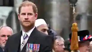 Prinz Harry bei der Krönung von Charles