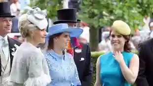 Prinzessin Beatrice und Prinzessin Eugenie strahlen beim Royal Ascot 2019 in der Farbe Blau