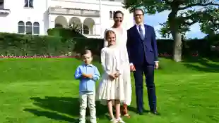 Prinzessin Victoria und Prinz Daniel mit Prinzessin Estelle und Prinz Oscar