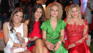 Anouschka Renzis Tochter So Wunderschon Ist Chiara Moon Horst Ma a noi chiara ferragni piace anche con capello mosso e messy, della serie mi sono appena alzata dal letto. anouschka renzis tochter so