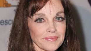 Der Denver Clan So Geht Es Pamela Sue Martin Heute Pubblicato da caveman78 a 15:04. der denver clan so geht es pamela sue