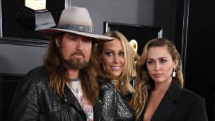 Billy Ray Cyrus Lasst Bombe Platzen Hannah Montana Prequel Geplant