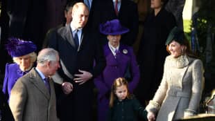 Herzogin Camilla, Prinz Charles, Prinz William, Prinzessin Anne, Prinzessin Charlotte und Herzogin Kate