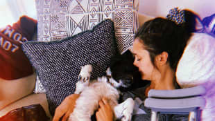 Nina Dobrev und ihr Hund