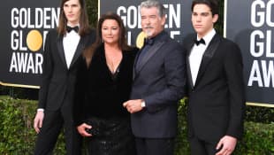 pierce brosnans frau half ihm schwere verluste durchzustehen