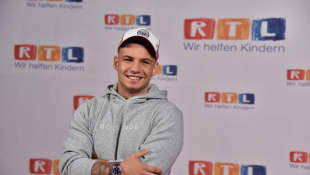 Pietro Lombardi Lasst Sich Liebes Tattoo Entfernen