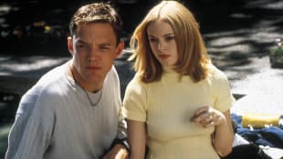 Matthew Lillard und Rose McGowan in "Scream"