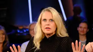 Barbara Schöneberger moderiert Sendung NDR Talk Show