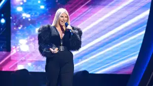 beatrice egli bühne auftritt heiß hot freizügig