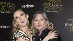 Billie Lourd Carrie Fisher Star Wars