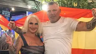 caro robens andreas robens heiß sexy kleid dress haut ausschnitt dekolleté