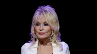 dolly parton bühne auftritt ehemann gestorben