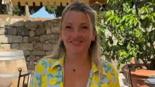 evelyn burdecki heiß sexy freizügig bluse ausschnitt oberweite