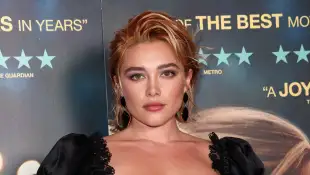 Florence Pugh trägt ein Seidenkleid und nichts darunter