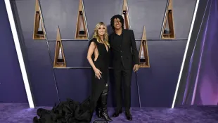 heidi klum henry samuel outfit roter teppich amas