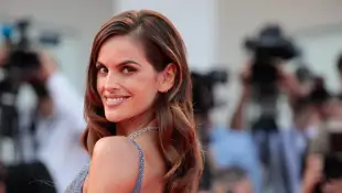 Izabel Goulart zeigt sich gerne sexy