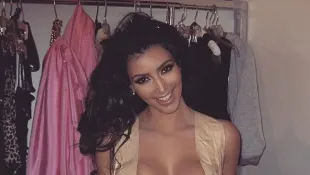 Kim Kardashian zeigt viel Haut